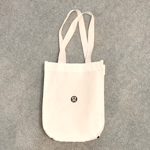 LULULEMON SMALL BLACK AND WHITE REUSABLE TOTE BAG PRE OWNED 9X12 - Picture 2 of 10